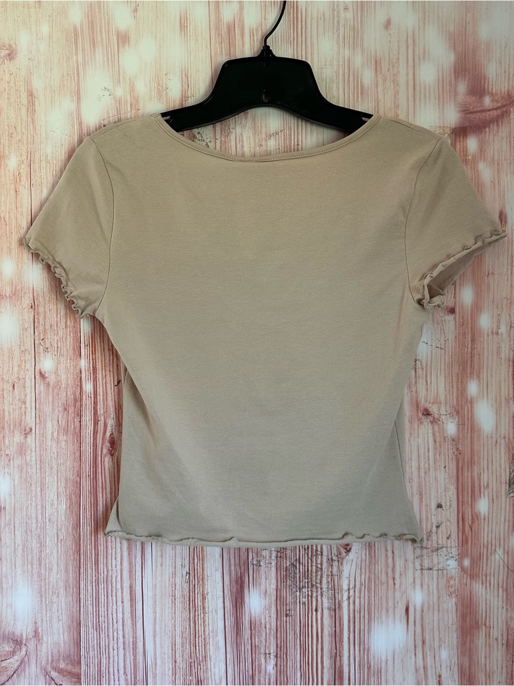Divided H&M Tan Rolled Lettuce Raw Hem V Neck Short Sleeve Crop Top Size M NWT - Picture 5 of 9